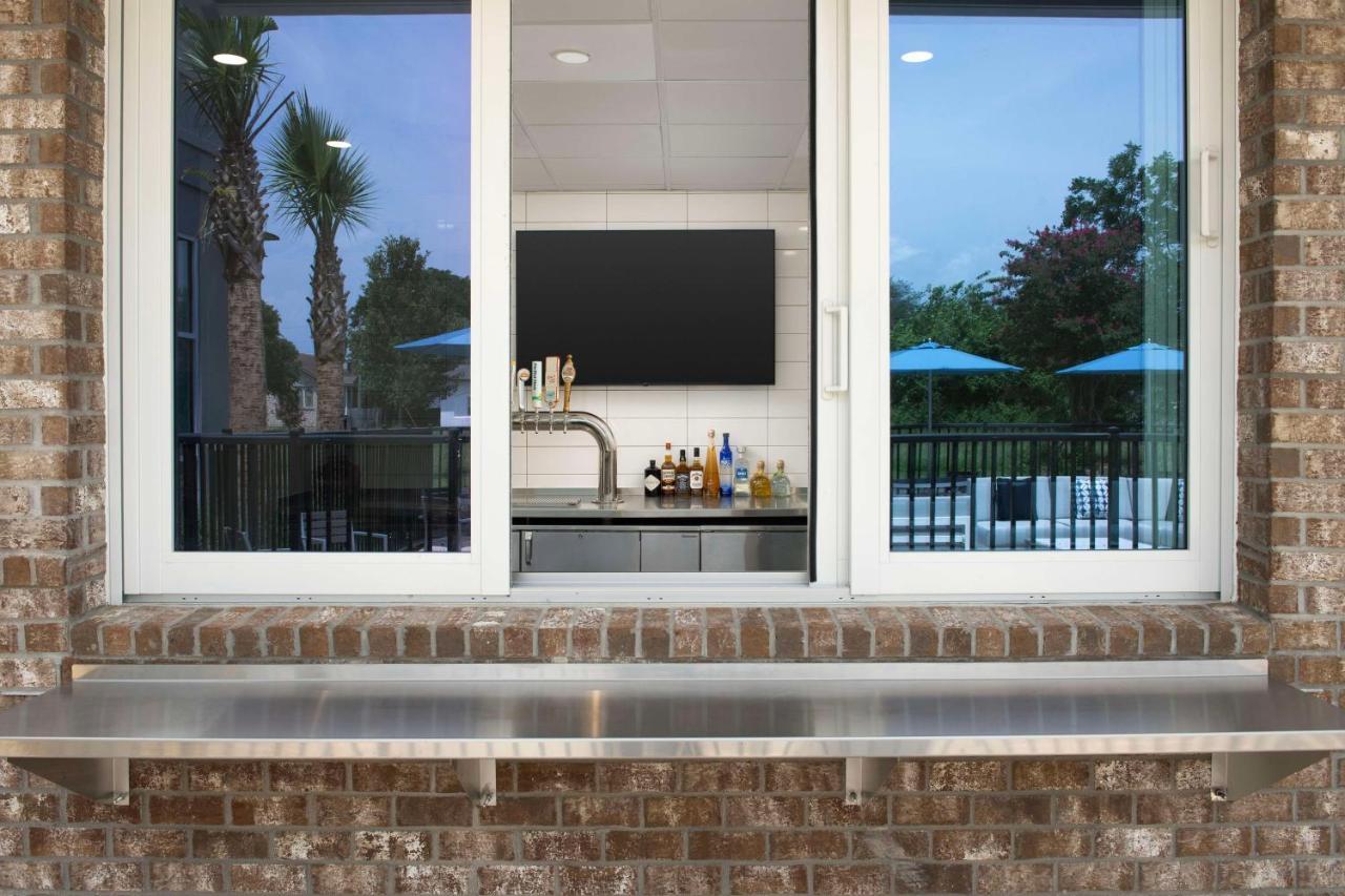 Hilton Garden Inn Pensacola Downtown Exterior foto